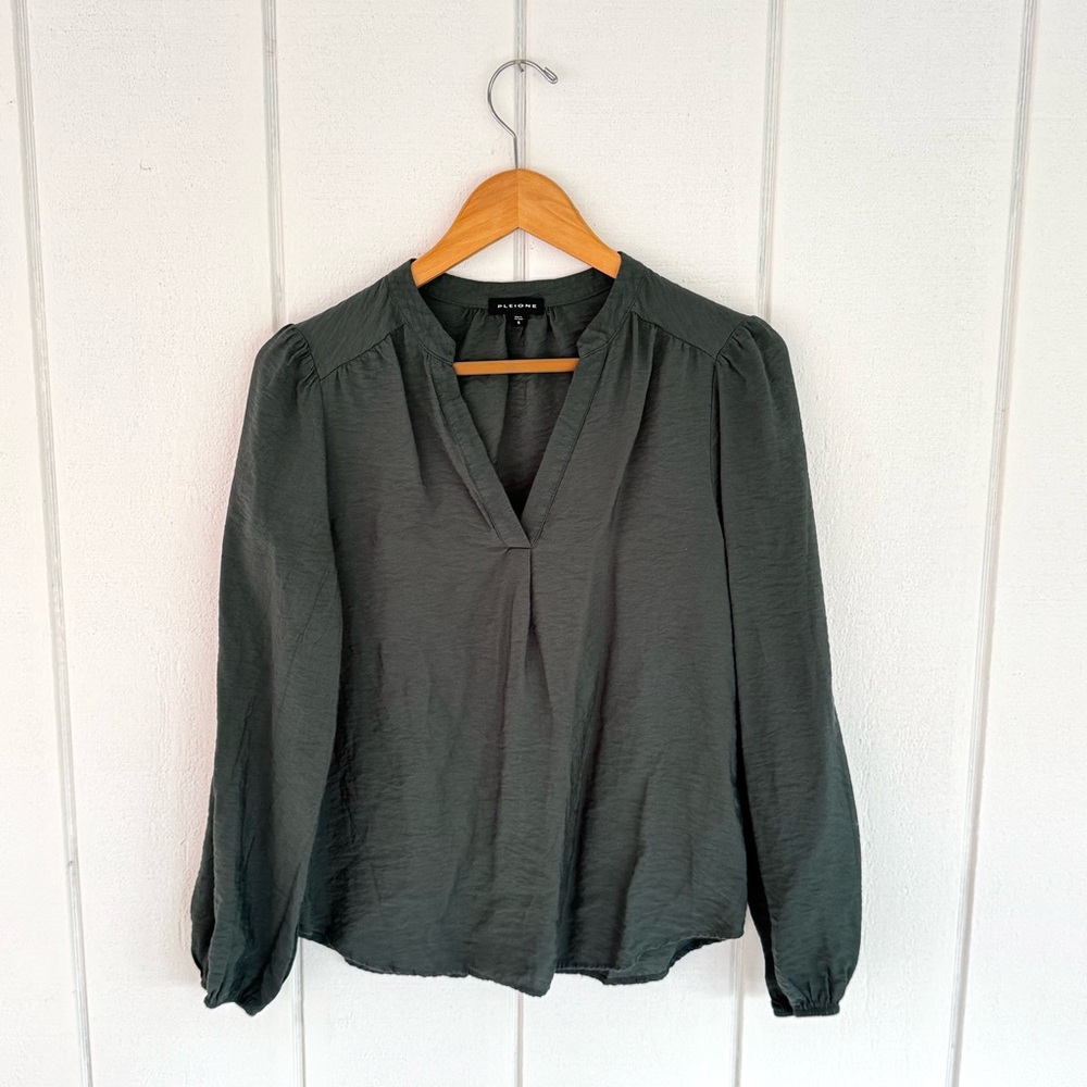 Pleione Green Long Sleeve Blouse